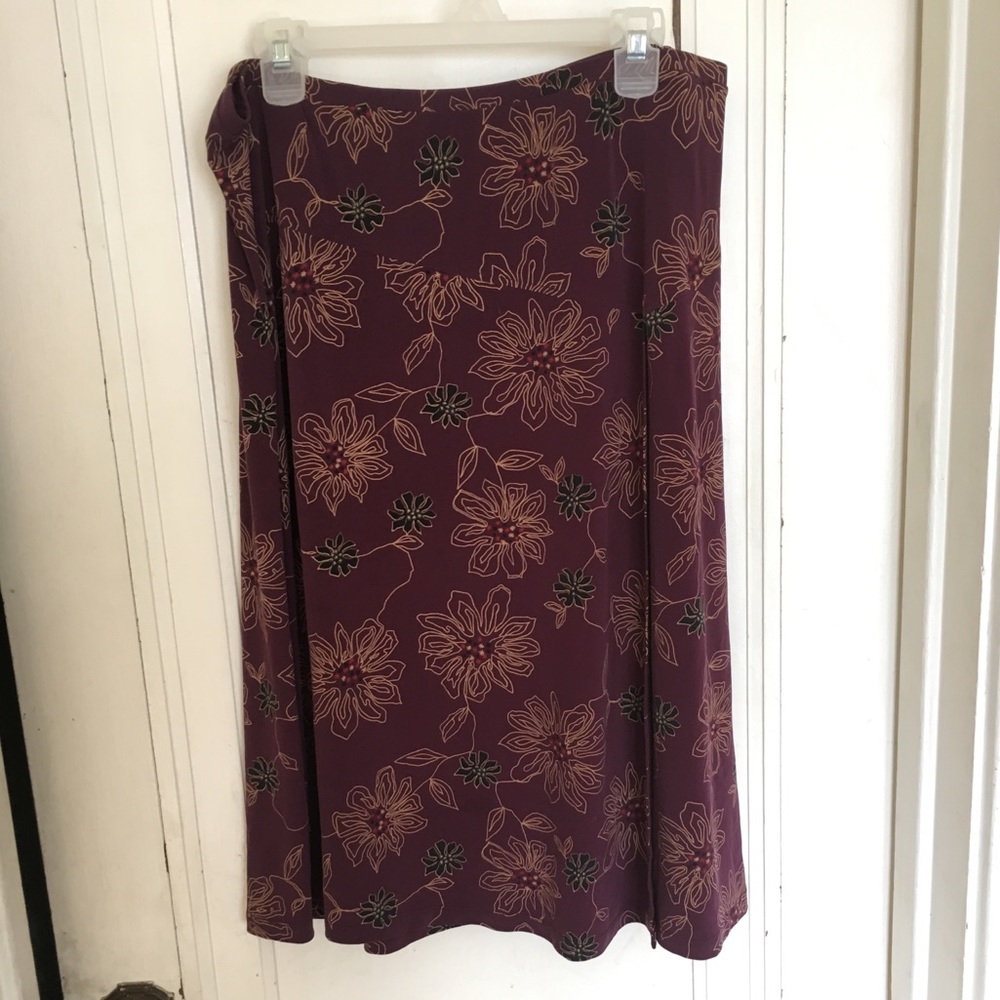 Drk purple Elastic waist sz 16/18 split side skirt